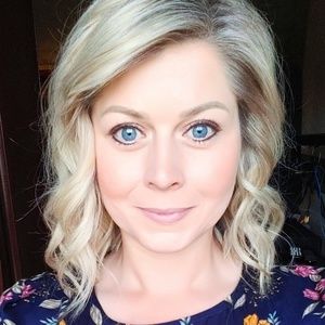 Meet your Posher, Laurie